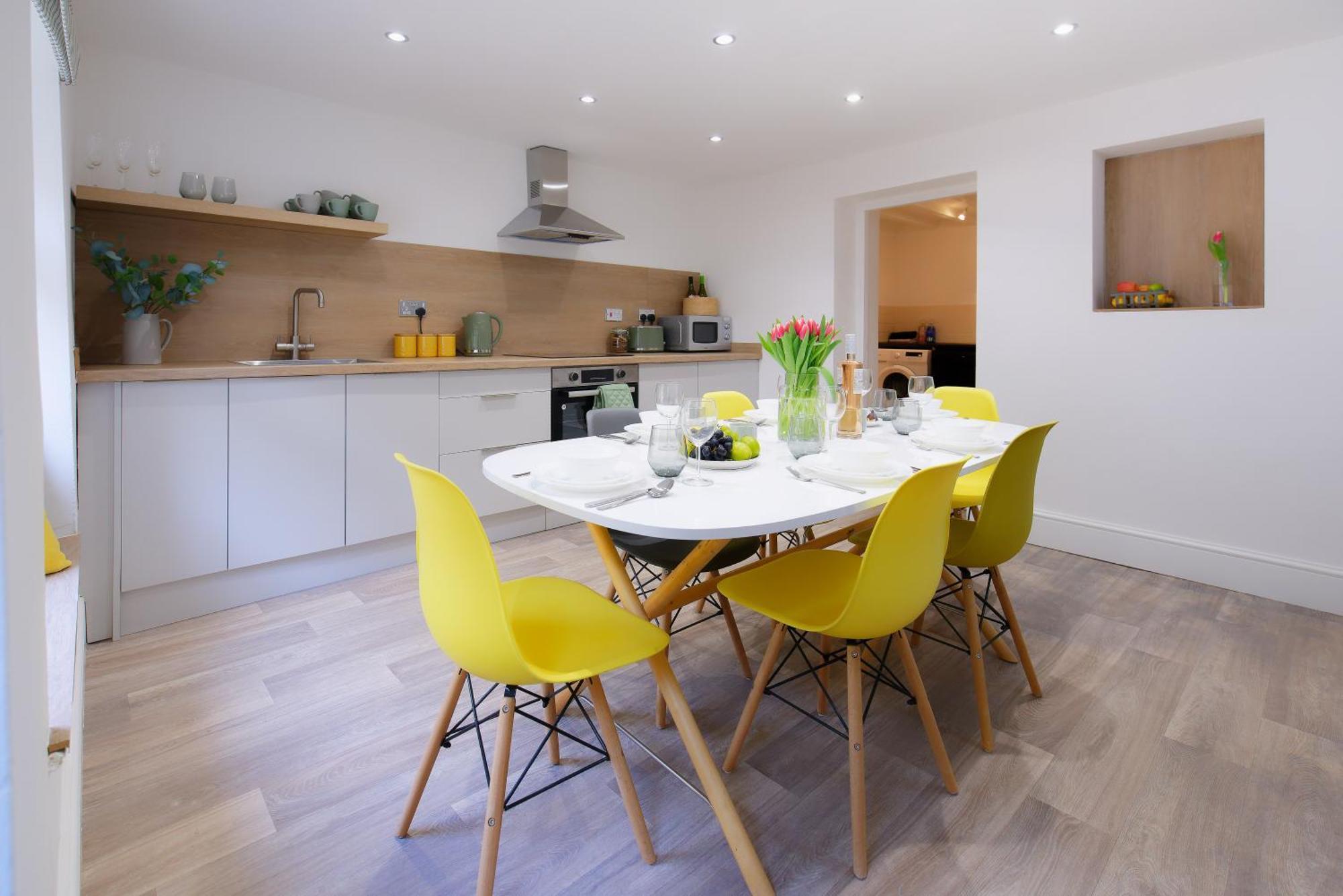 Stayright 3 Bed Home Near Hiking Trails & Parks Llwynypia Buitenkant foto